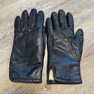 Leather gloves w/fur interior
